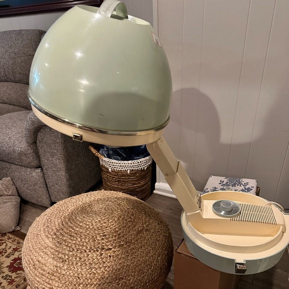 Oster Vintage Hair Dryer in Green and Cream